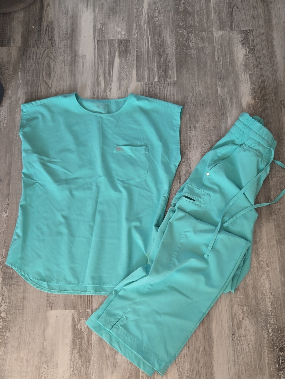 Women’s Mint EASY STRETCH Scrub Set